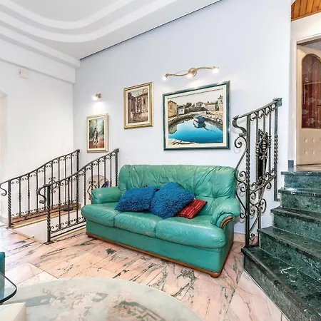 Lovely In With Jacuzzi