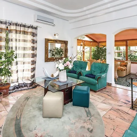 Vikendica Lovely In With Jacuzzi Rogoznica (Sibenik-Knin)