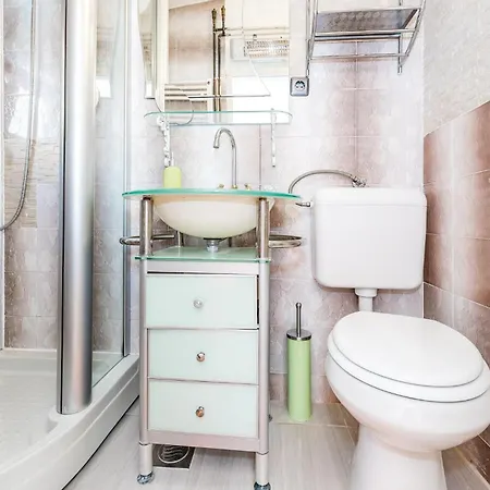 Lovely In With Jacuzzi Feriehus *