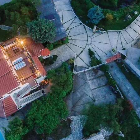 Vikendica Lovely In With Jacuzzi *