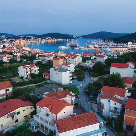 Nyaraló Lovely In With Jacuzzi