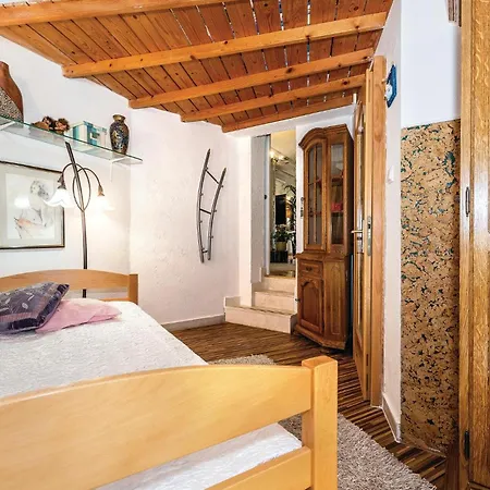 Lovely In With Jacuzzi *