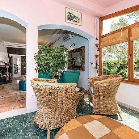 Lovely In With Jacuzzi Rogoznica