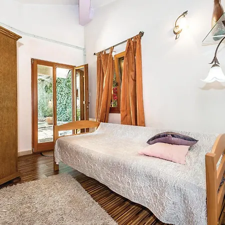 Lovely In With Jacuzzi