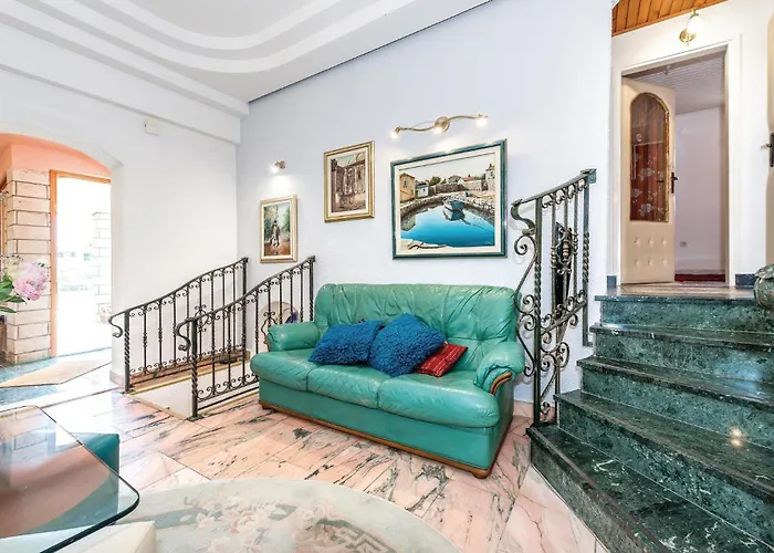 Lovely In With Jacuzzi