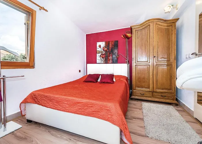 Lovely In With Jacuzzi Rogoznica (Sibenik-Knin)