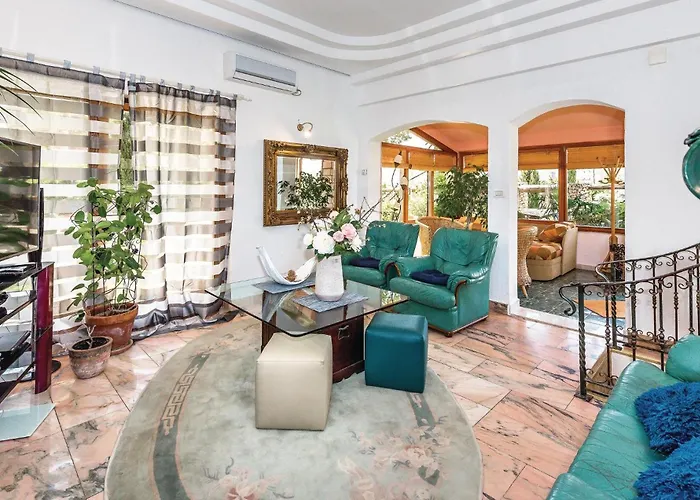 Vikendica Lovely In With Jacuzzi Rogoznica (Sibenik-Knin)