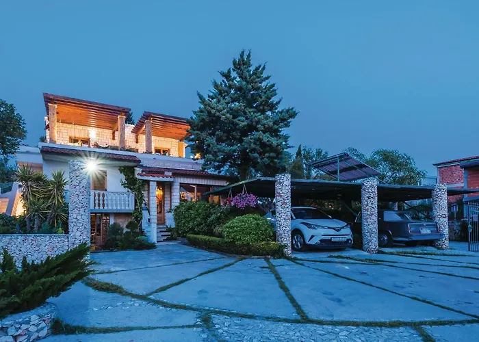 Lovely In With Jacuzzi