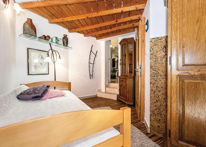 Lovely In With Jacuzzi *