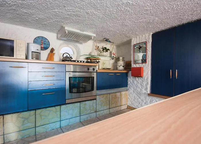 Lovely In With Jacuzzi Vikendica