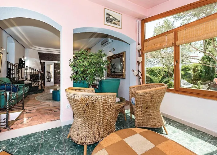 Lovely In With Jacuzzi Rogoznica (Sibenik-Knin)