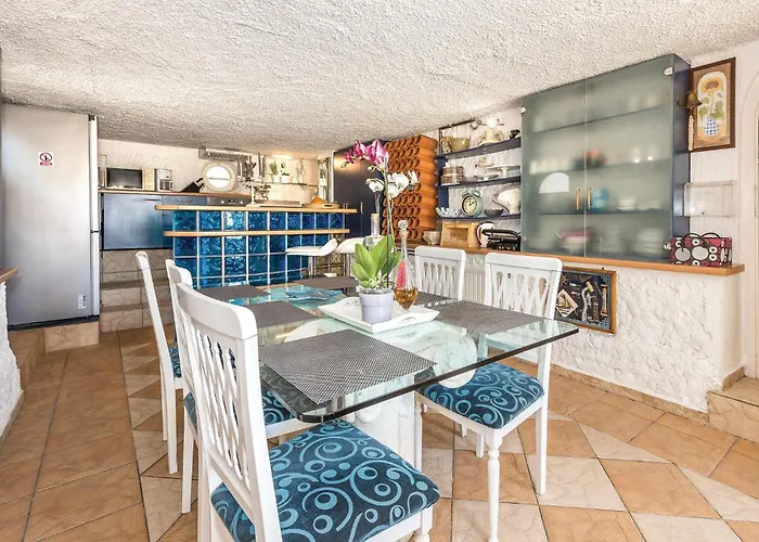 Lovely In With Jacuzzi Vikendica *